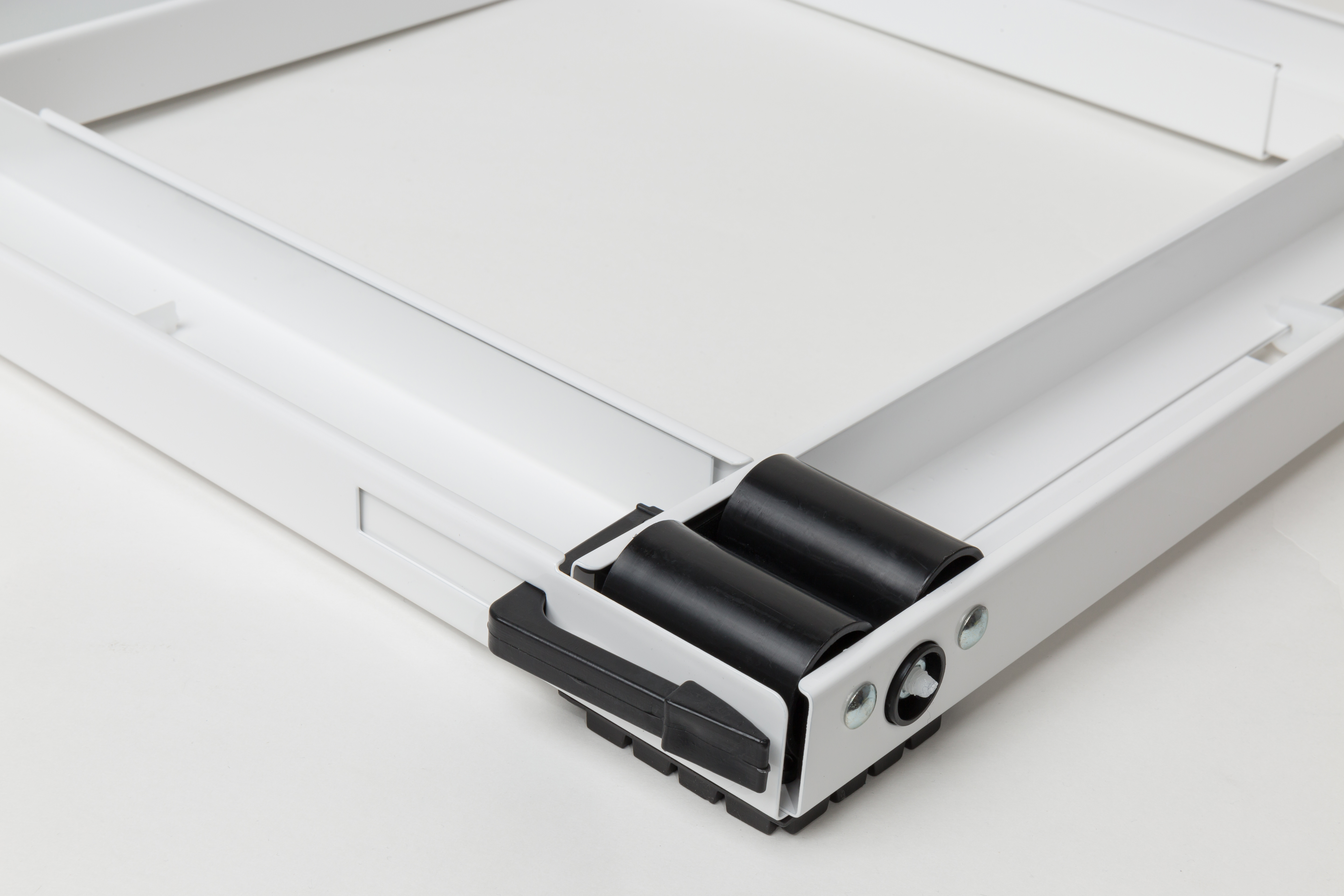 MBAJTESE FRIGORIFERI-SOBA E LEVIZSHME ROLLER 00662 W 4